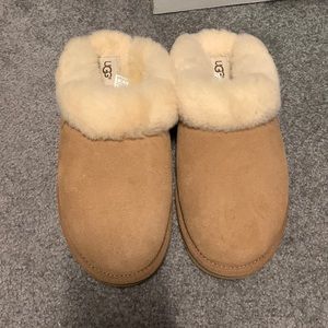 Chestnut Ugg slippers size 9